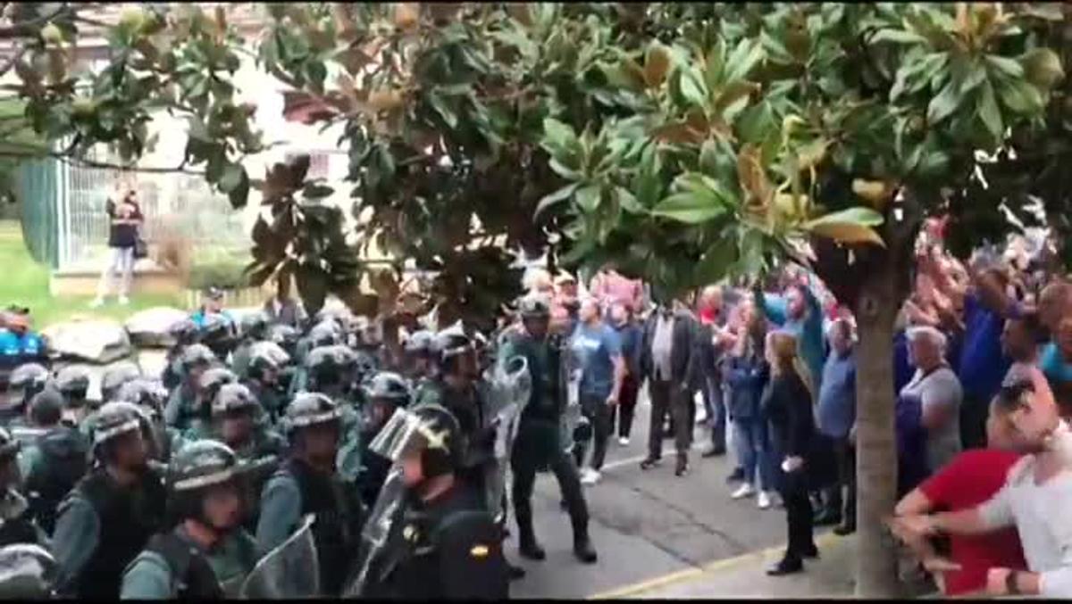 Aquestes escenes de tensió, que s’han difós per les xarxes socials, s’han produït en diversos punts de Catalunya.