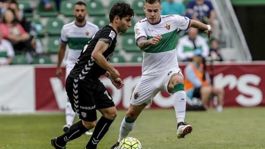 El Elche cae fuera del «play off» pero recorta tres puntos sobre el ascenso directo