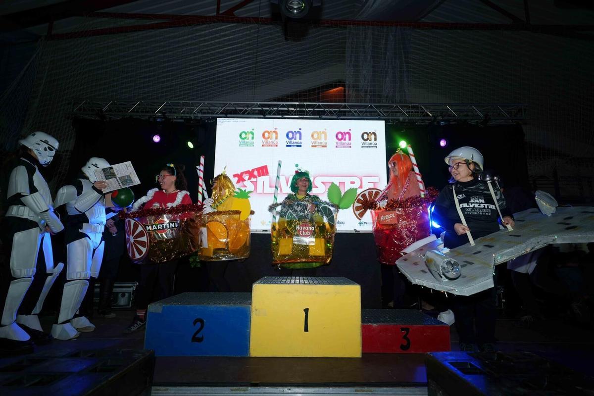 Podio de disfraces en Villanúa.