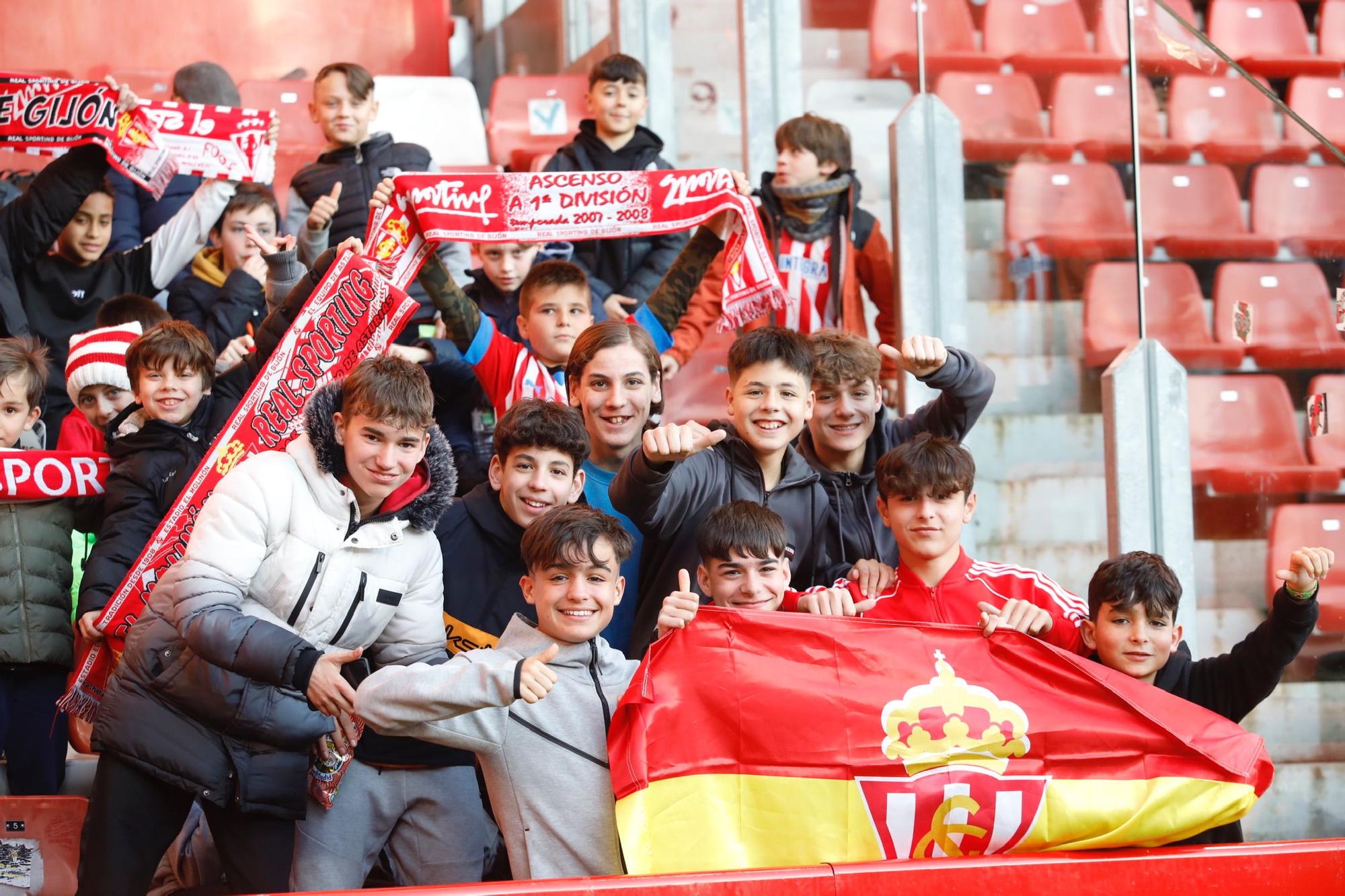 En imágenes: Así fue el Sporting-Huesca en El Molinón