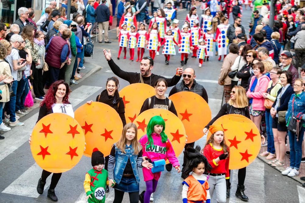 Los más pequeños desfilan en el Carnaval Infantil de Benidorm.