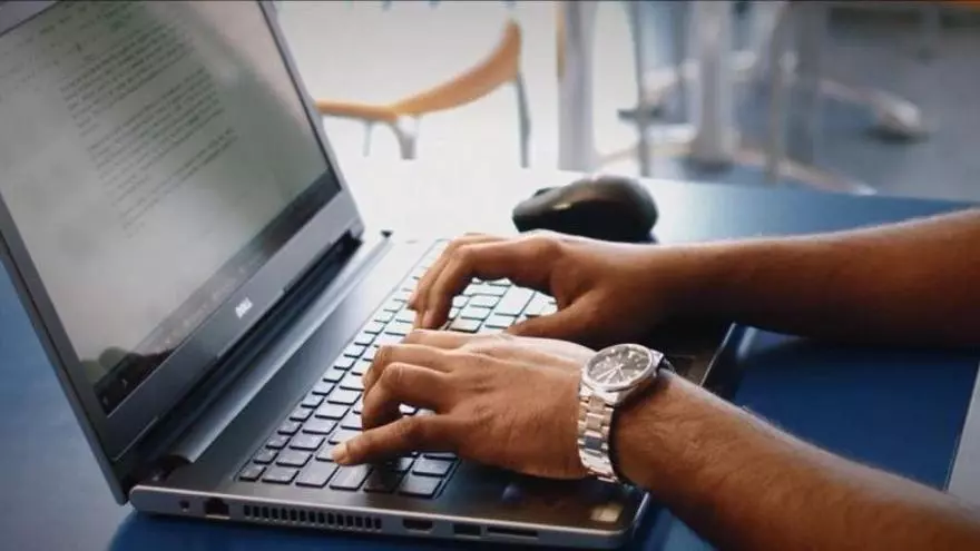 Alerta sobre el fraude digital en Navidad: los ciberdelitos son ya el 10% del conjunto de la criminalidad