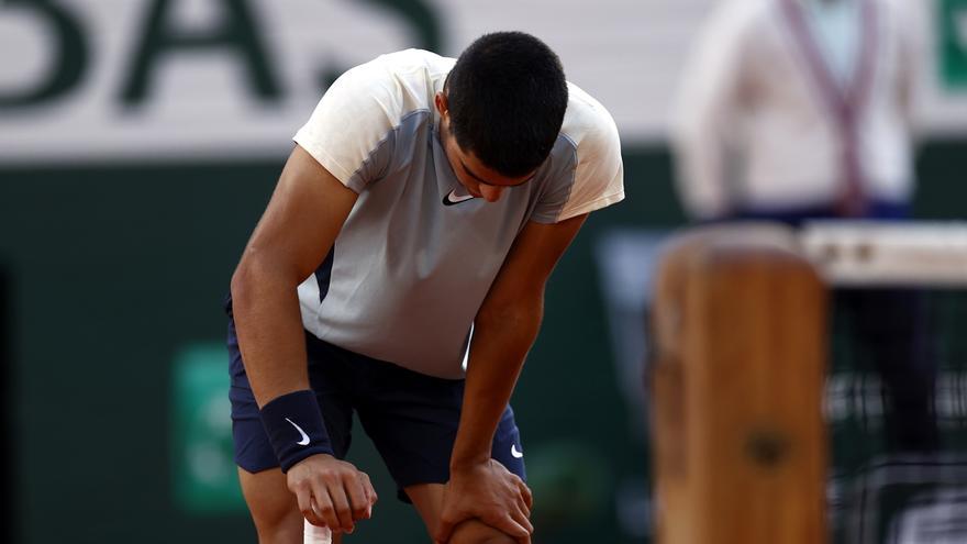 Carlos Alcaraz se despide con la cabeza alta de Roland Garros