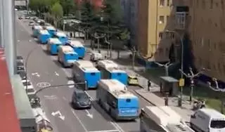"Gracias, Madrid": un convoy de 40 autobuses de EMT llega a Burgos tras el incendio en sus cocheras que dejó a la mitad de su flota calcinada