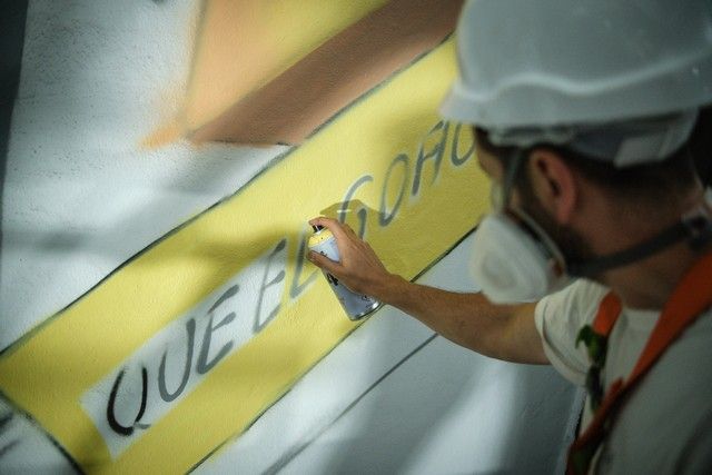 Proceso de elaboración del mural del periódico El Día/La Opinión de Tenerife por el Día de Canarias