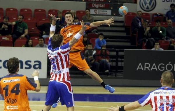 Fotogalería del encuentro del BM Aragón ante el Atlético