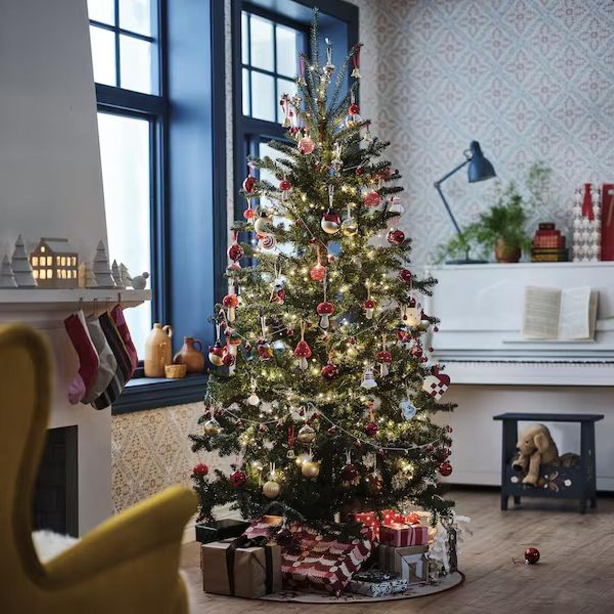 El árbol de Navidad Vinterfint, de 210 cm de altura, es el más vendido de Ikea.