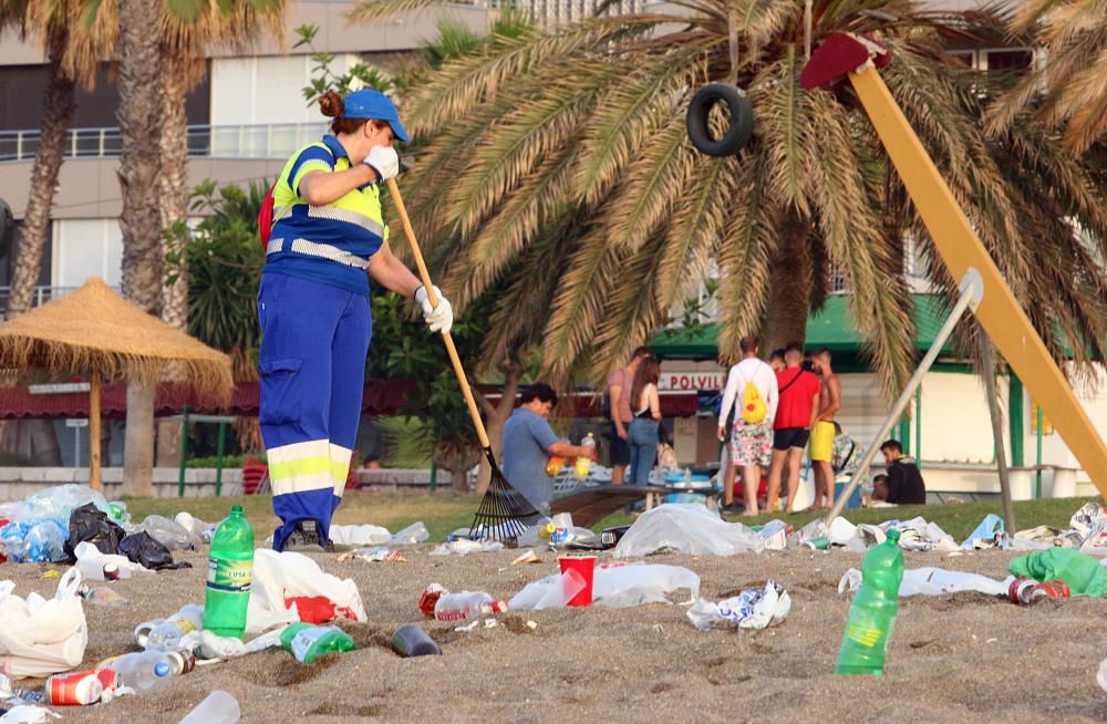 Así han quedado las playas después de la Noche de San Juan