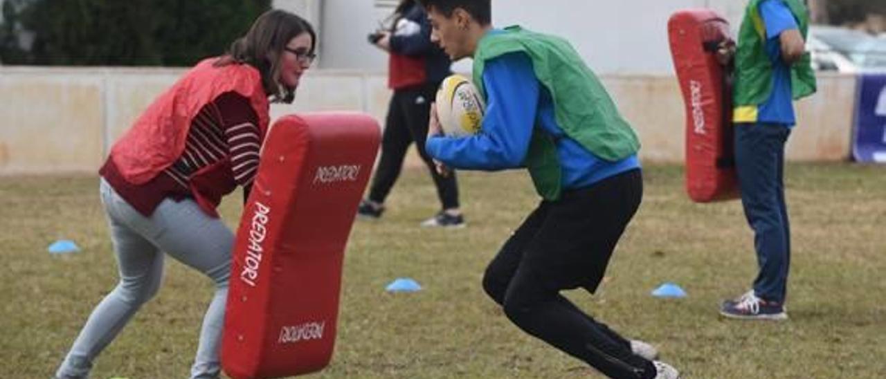 El rugby abre las puertas de su casa en Baladre