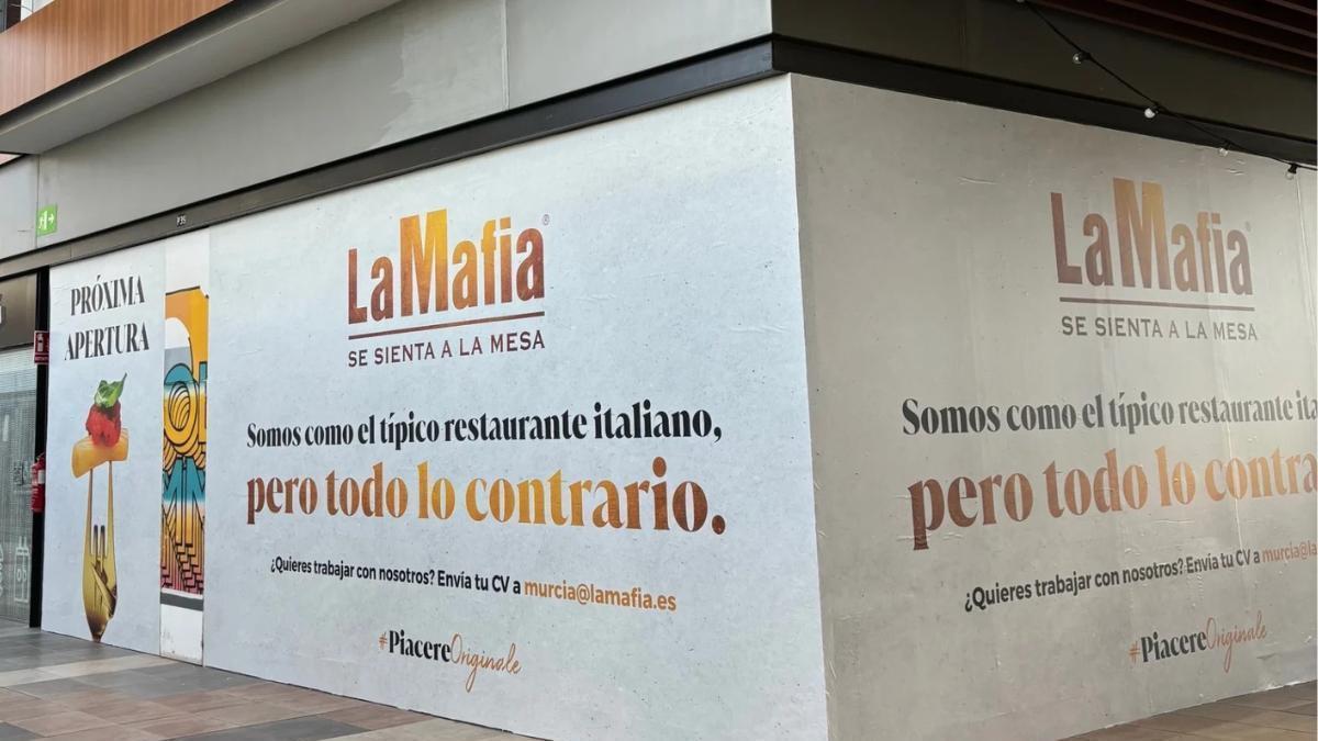 Los restaurantes La Mafia se sienta a la mesa de Murcia están obligados a cambiar su nombre