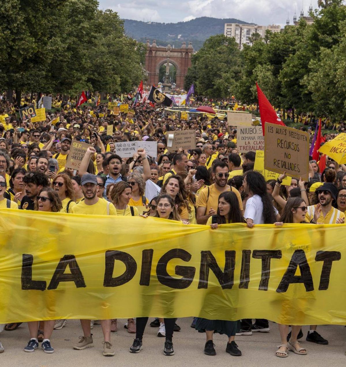 Els professors criden a "bloquejar Catalunya" durant la visita del Papa