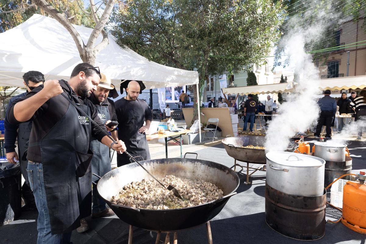 Todas las imágenes del concurso de tortilla de patata 'vermella' de Ibiza