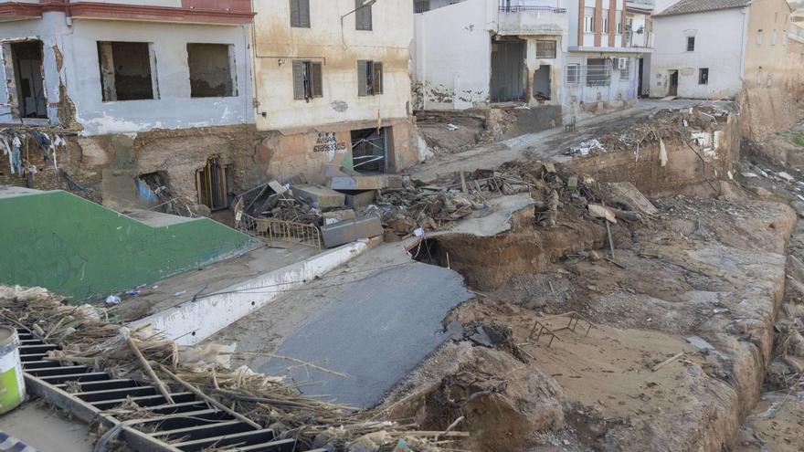 Paiporta, un mes después, sigue dado una imagen de localidad devastada muy lejos de recuperar la normalidad de antes del 29 de octubre.