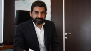 El conseller de Treball Afers Socials i Families, Chakir el Homrani, en su despacho.