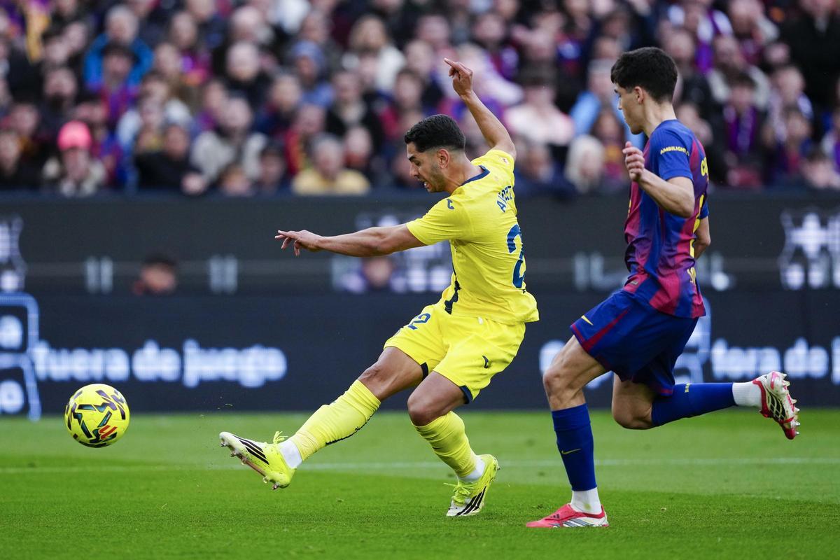 Ayoze Pérez disparando a portería