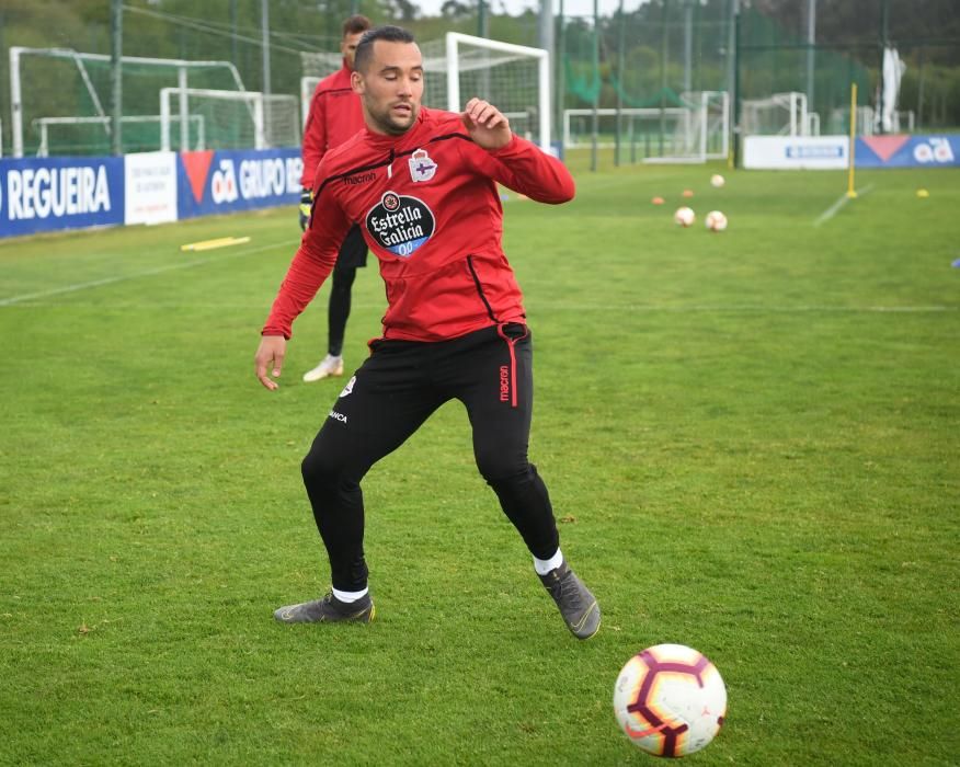 El nuevo técnico blanquiazul se pone al frente del equipo. El segundo entrenador Fabián Rivero y el preparador físico Moisés del Hoyo se unen junto a Martí al cuerpo técnico del primer equipo.