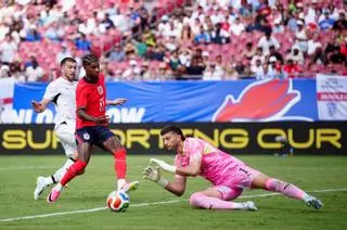 Kane, suficiente para Inglaterra; Rashford y Gordon se reparten minutos