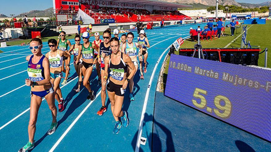 Un instante de la prueba de los 10.000 metros marcha de mujeres.