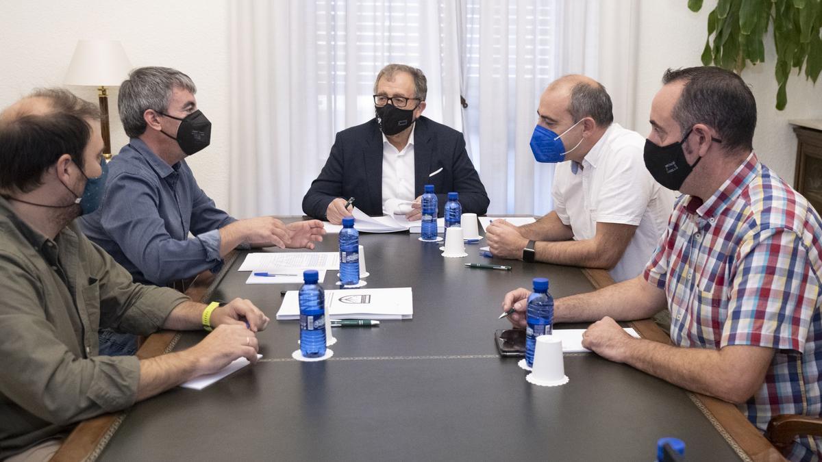 Reunión del presidente Martí con representantes de la Federación de Caza.