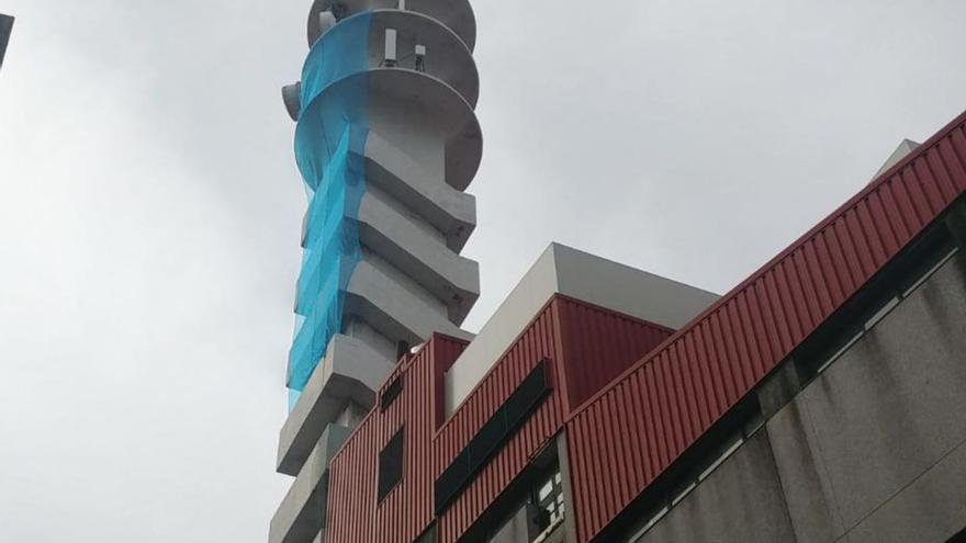 La torre de Telefónica de la calle Montiño.   | // A.R.