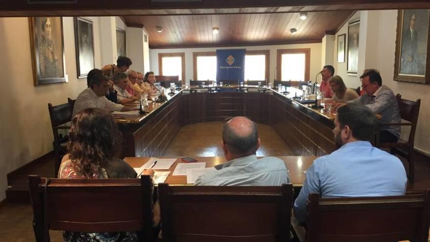 Imagen de la reunión de la Fundació Teatre, ayer.