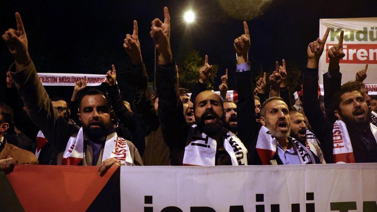 Protesta en Ankara ante la embajada de Israel.