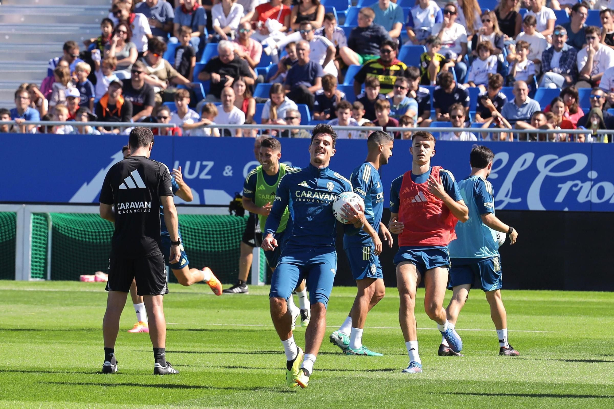 En imágenes | Entrenamiento de puertas abiertas del Real Zaragoza este sábado