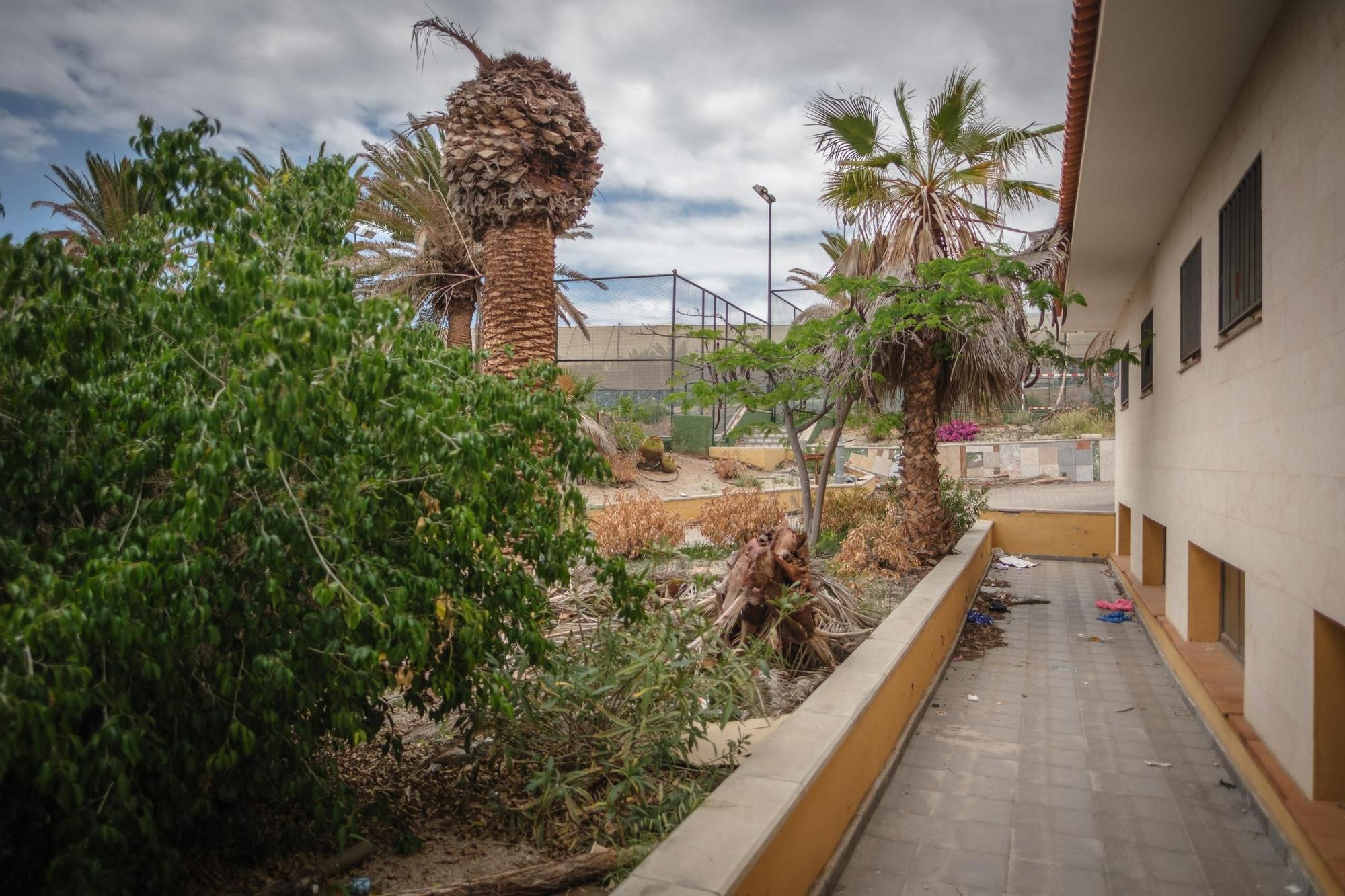 Hotel tomado por okupas en el sur de Tenerife