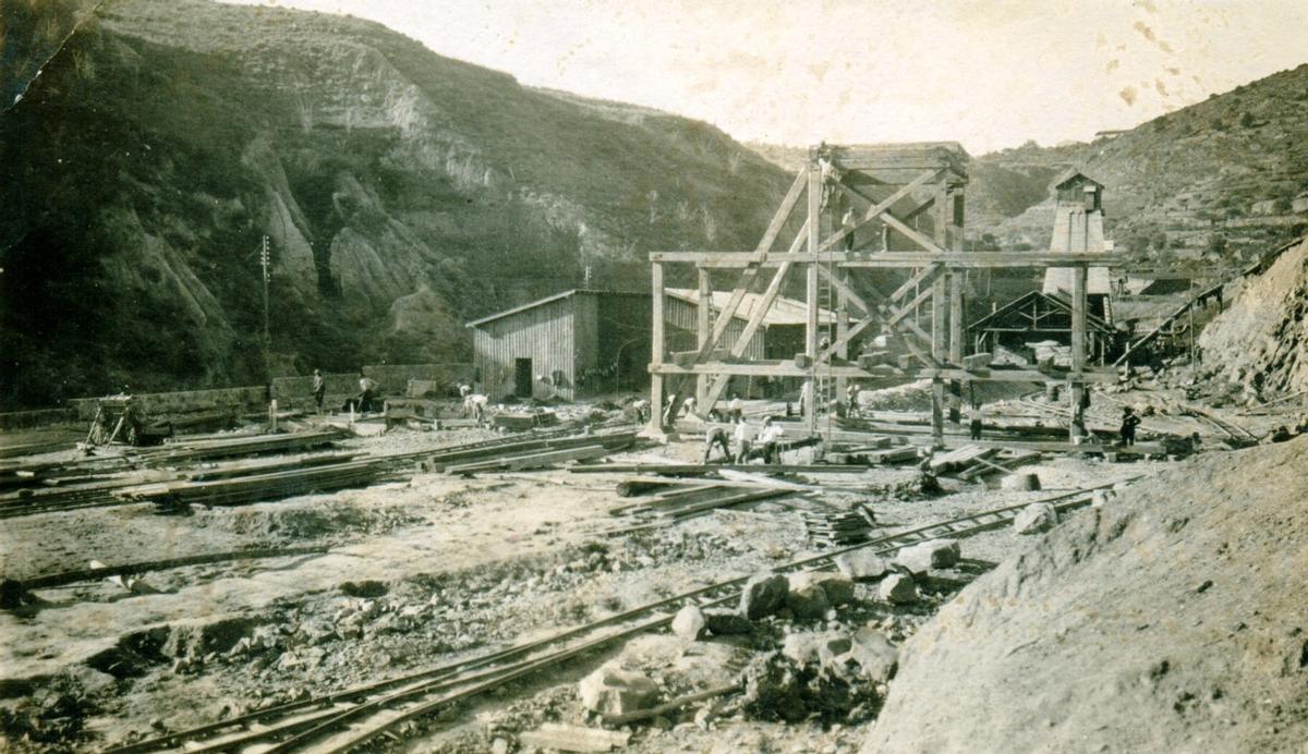Una imatge històrica dels inicis de l'activitat de l'explotació potàssica