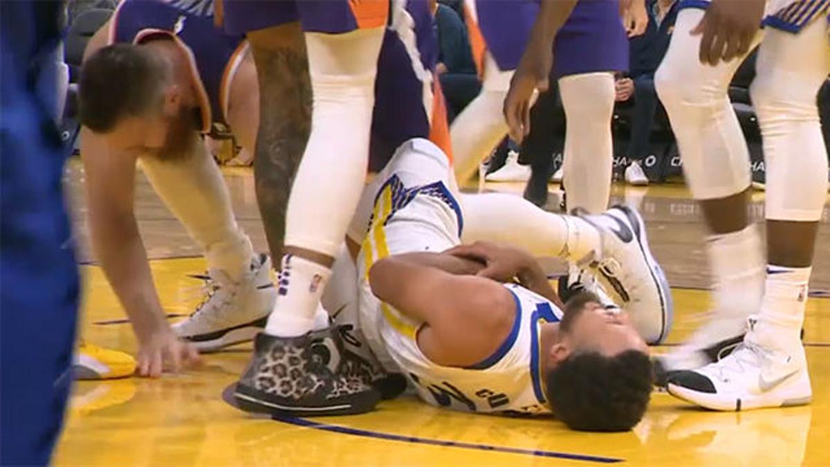 El momento en el que Curry se fractura la mano