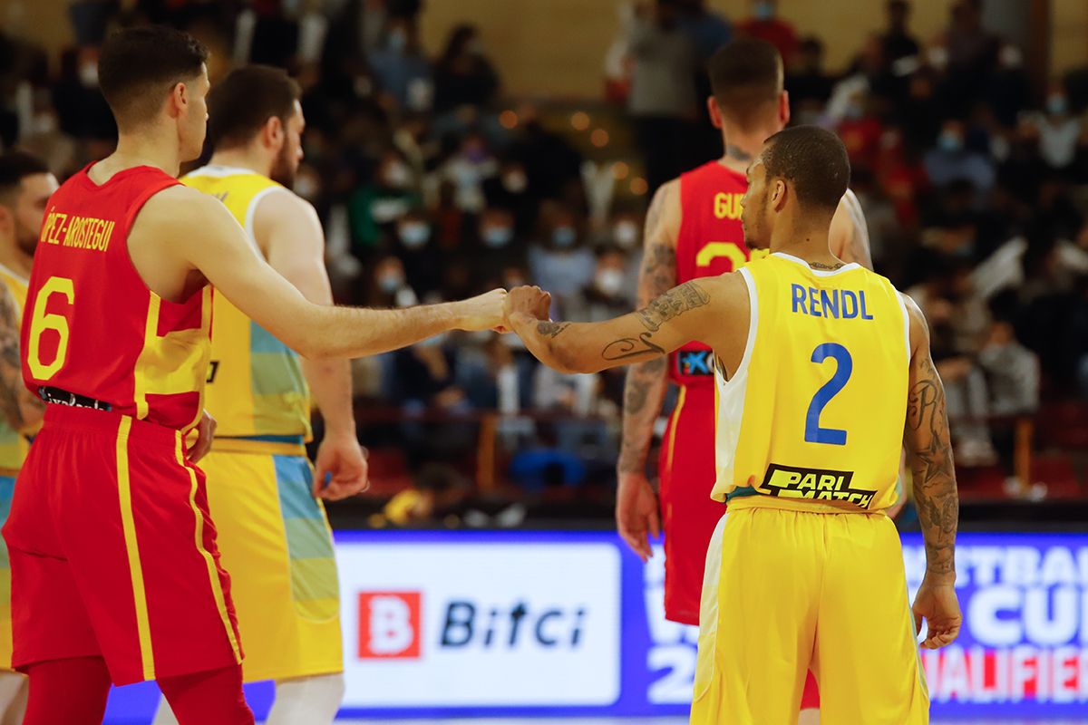 Las imágenes del partido de baloncesto España-Ucrania en Vista Alegre