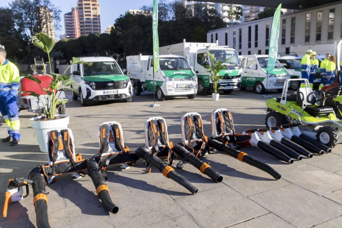 Benidorm presenta un nuevo servicio de conservación y limpieza de zonas verdes gestionado por Actúa