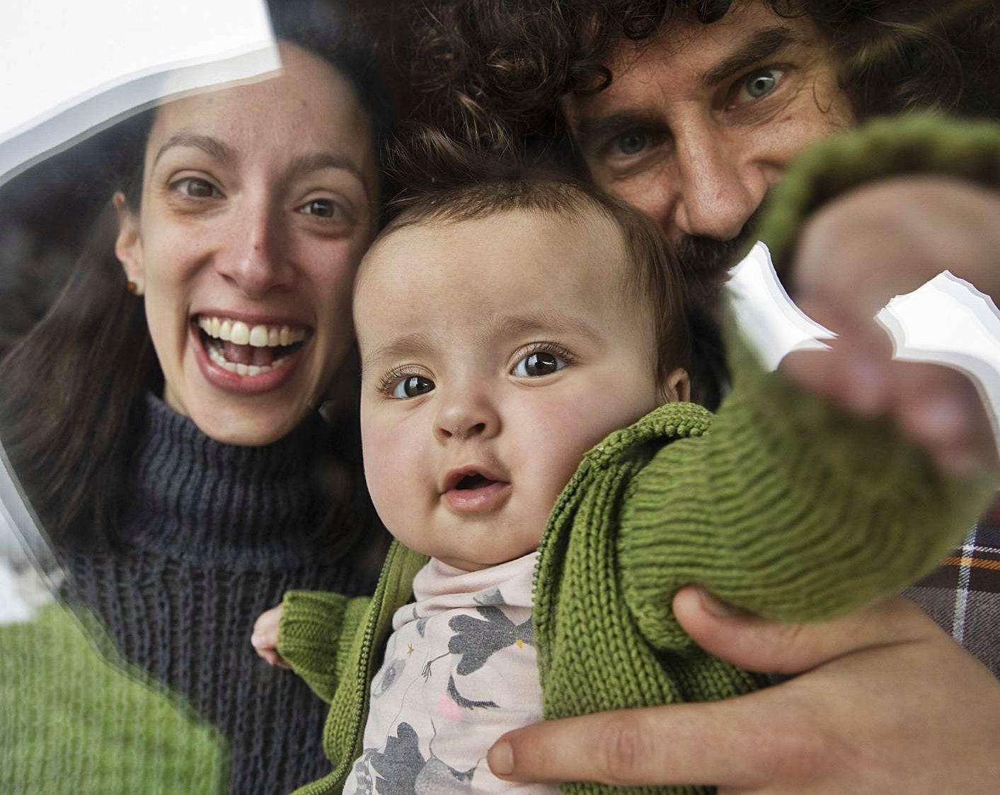 Marta Burón, Ivo Pérez y su hija Cecilia. | Ricardo Solís 