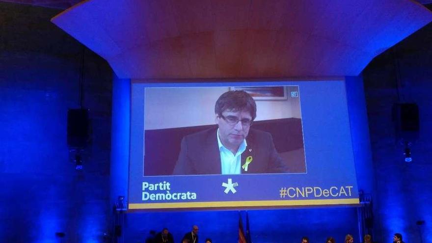 Puigdemont interviene desde Bruselas ante el consejo nacional del PDeCAT. // Europa Press