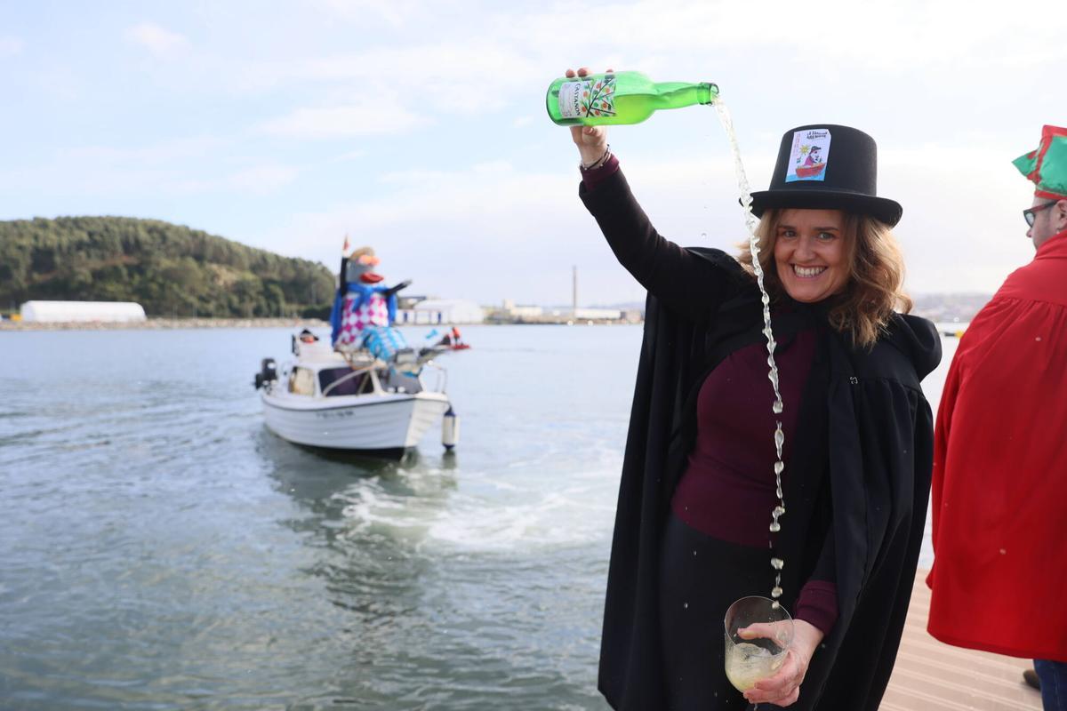 En imágenes: El desembarco de la Sardina abre el Antroxu de Avilés