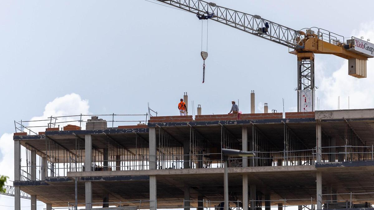 Viviendas en construcción en Castelló.