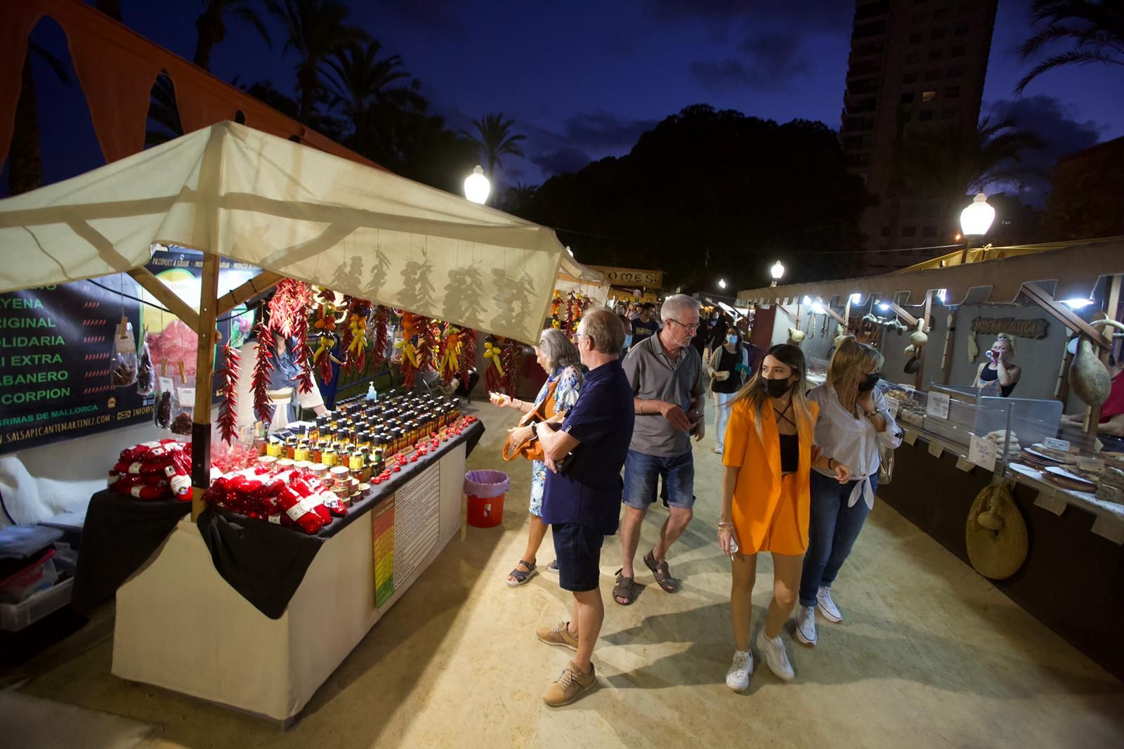 Mercadillo medieval y de artesanía de la Federación Alicantina de Moros y Cristianos