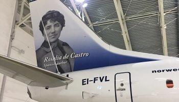 Avión dedicado a Rosalía de Castro