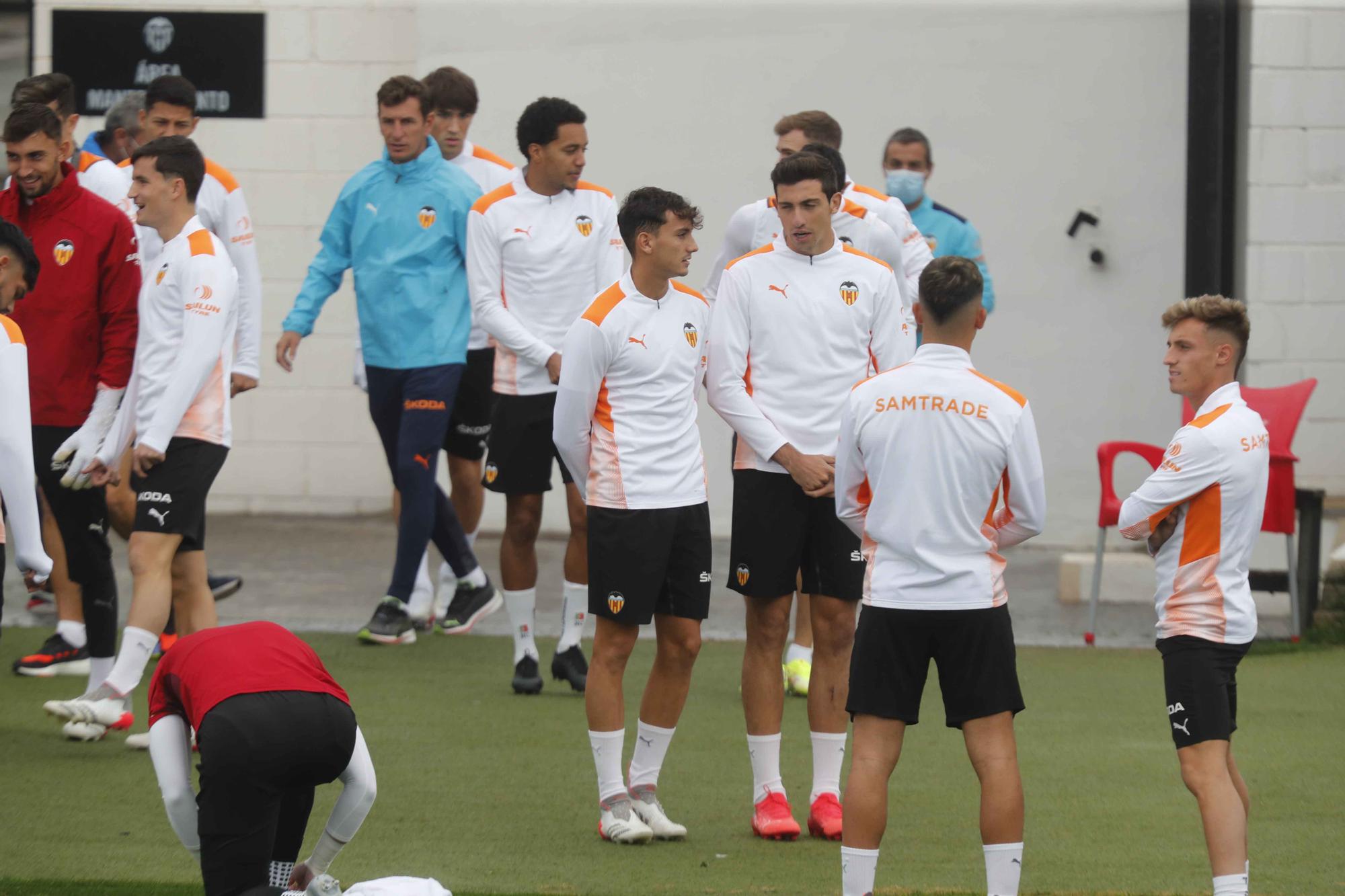 Última sesión antes del partido frente a la Real Sociedad para el Valencia