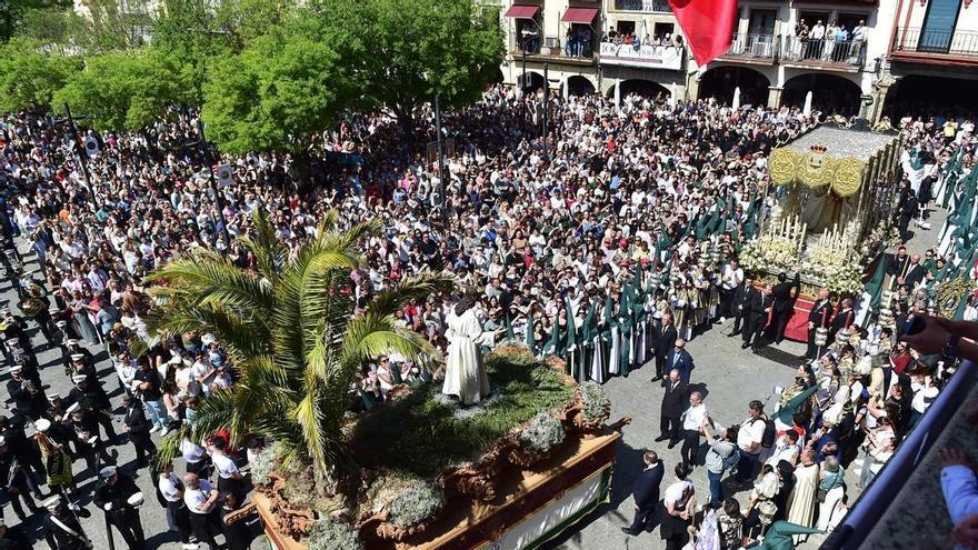 La procesión del Encuentro entre Jesús y la Virgen emociona a Plasencia en un cierre de la Semana Santa inmejorable