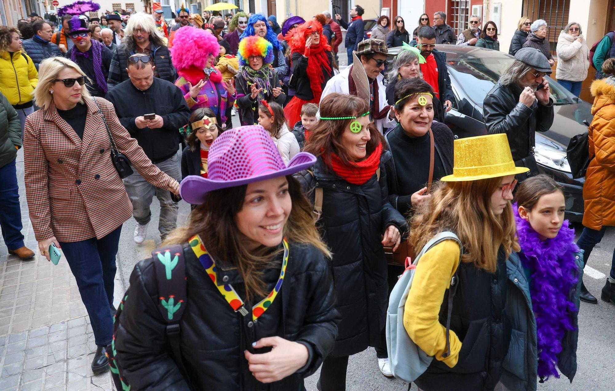 El Cabanyal se vuelca con el carnaval más americano con el 'Mardi Grass' de Nueva Orleans