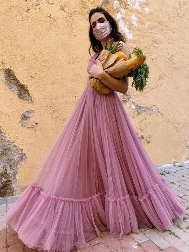 La diseñadora Beatriz Peñalver con vestido de tul