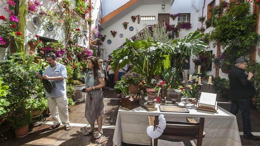 La Fundación Cajasol inaugura la exposición &#039;El arte y los Patios Cordobeses&#039;