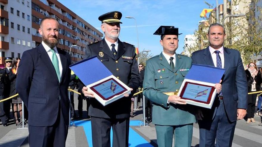 Policía Nacional y Guardia Civil reciben un emotivo homenaje