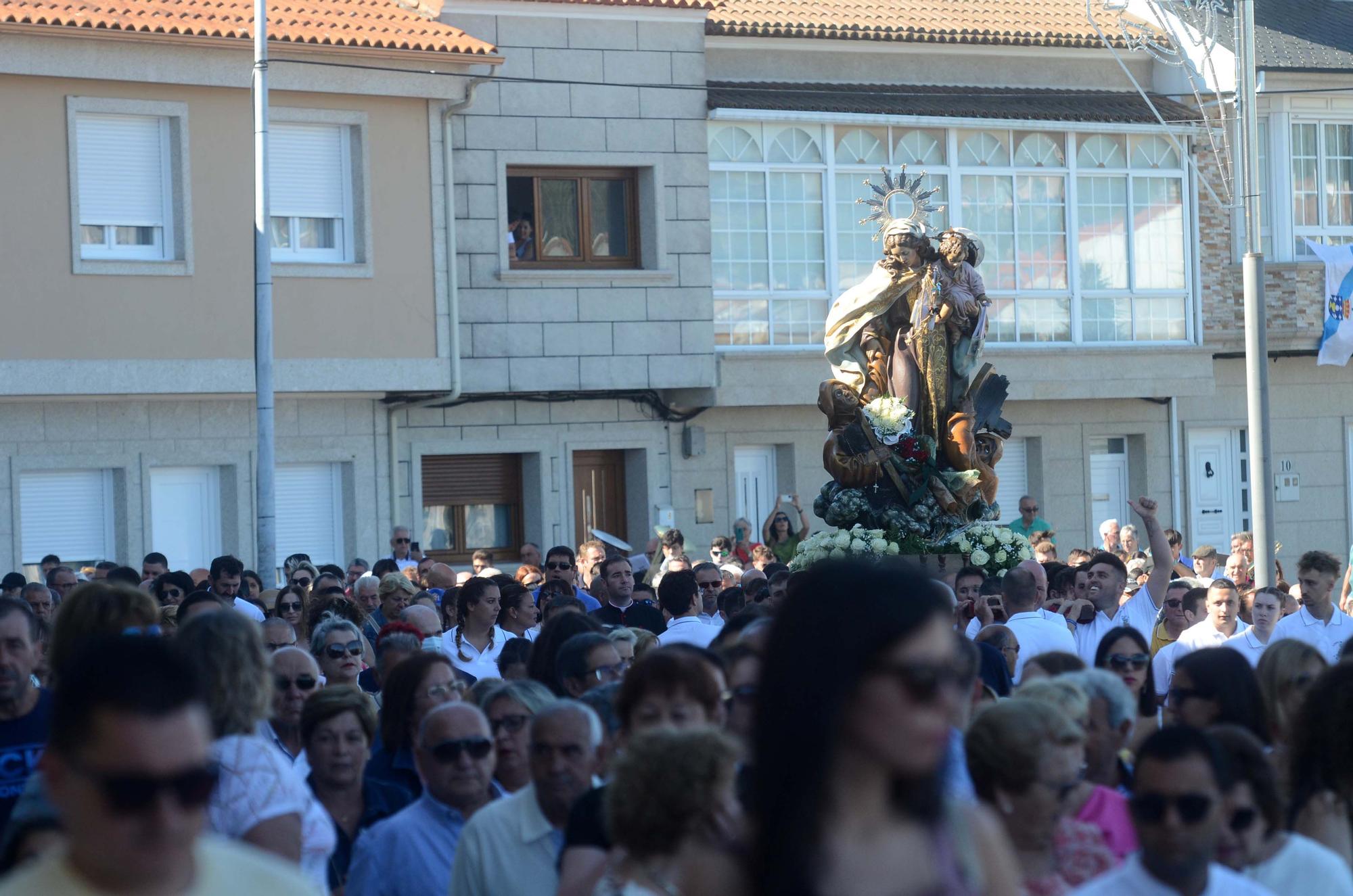 A Illa presume de fiestas del Carmen