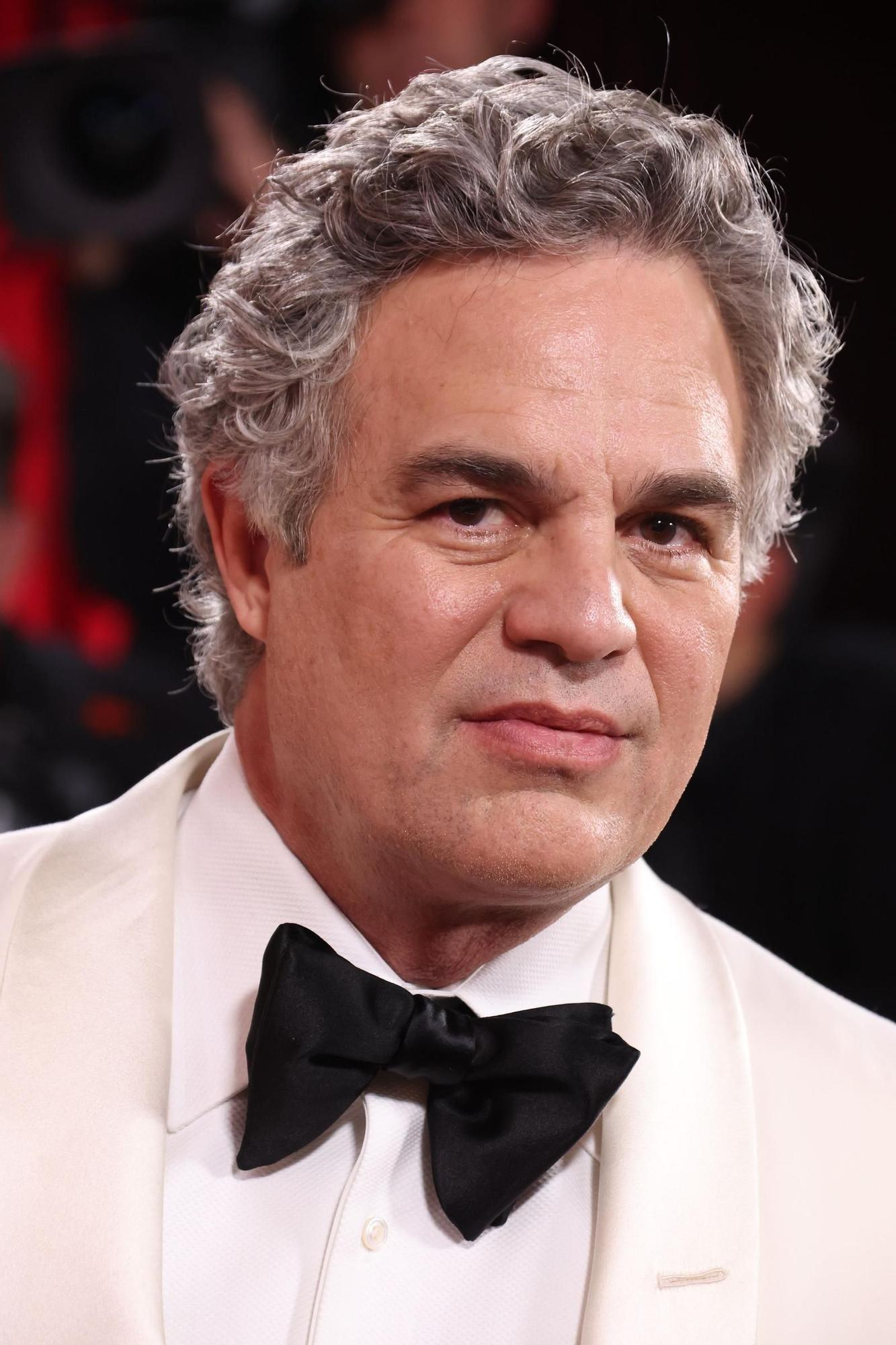 Mark Ruffalo con cara de pocos amigos en los Globos de Oro 2026