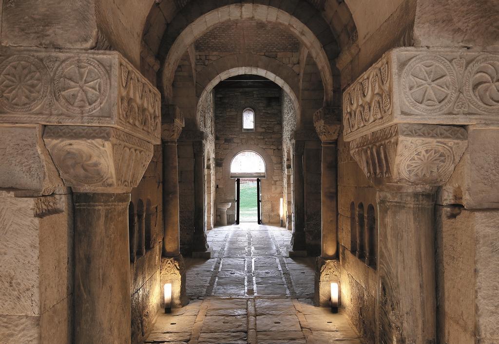 San Pedro de la Nave.