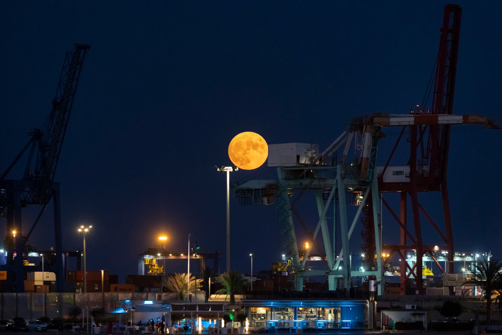 La superluna de agosto ya se deja ver