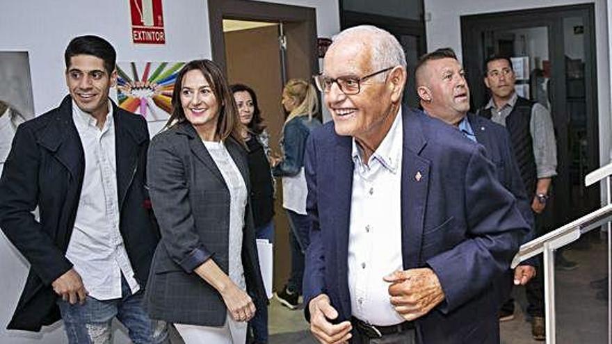 González Arroyo y Águeda Montelongo durante el acto de presentación de candidatos de Gana Fuerteventura.