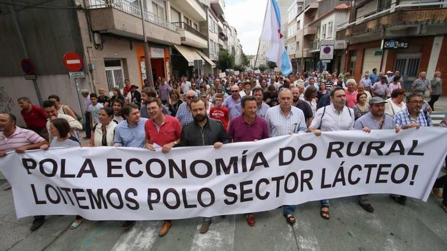 Protesta en Lalín, el pasado mes de agosto, por la crisis del sector lechero. // Bernabé/Gutier